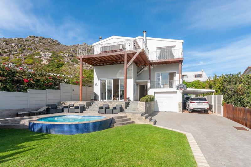 4 Bedroom Property for Sale in Kommetjie Western Cape